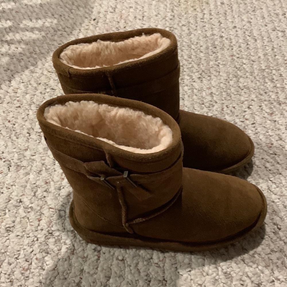 Girls Bearpaw Boots size 3